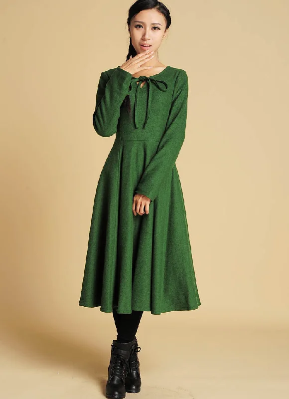 Midi wool dress with keyhole detail 5271