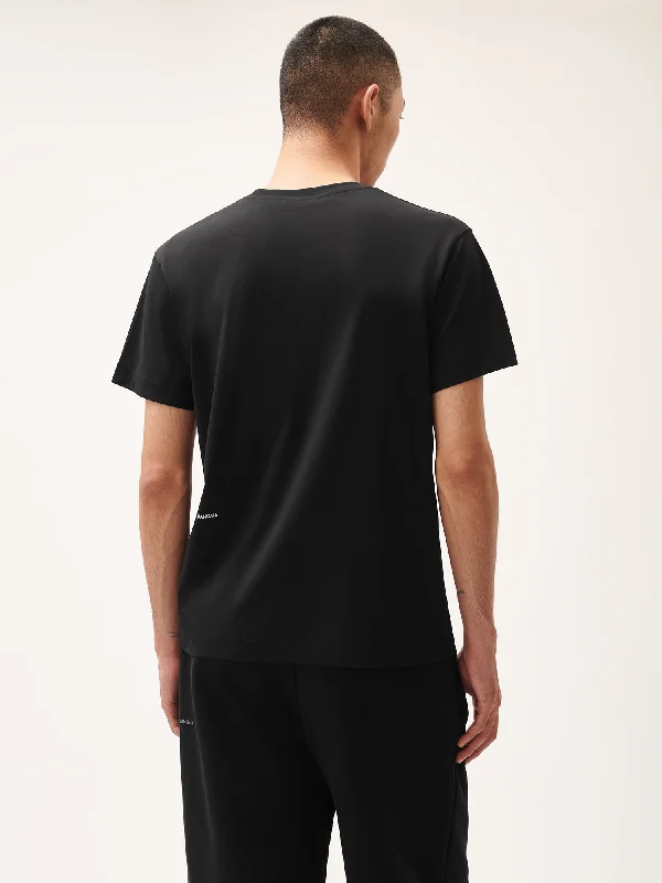 365 Lightweight Pocket T-Shirt—black