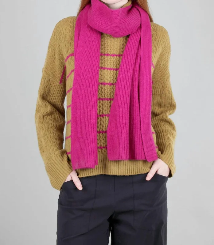 Ribbed Scarf In Magenta