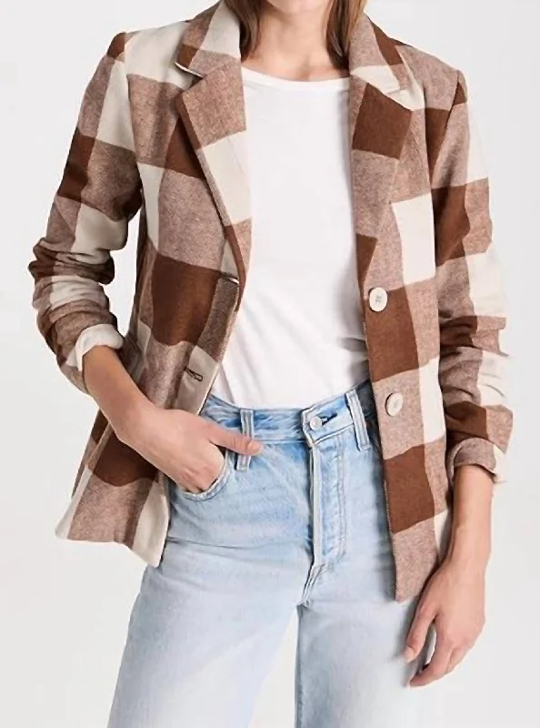 Large / cognac plaid